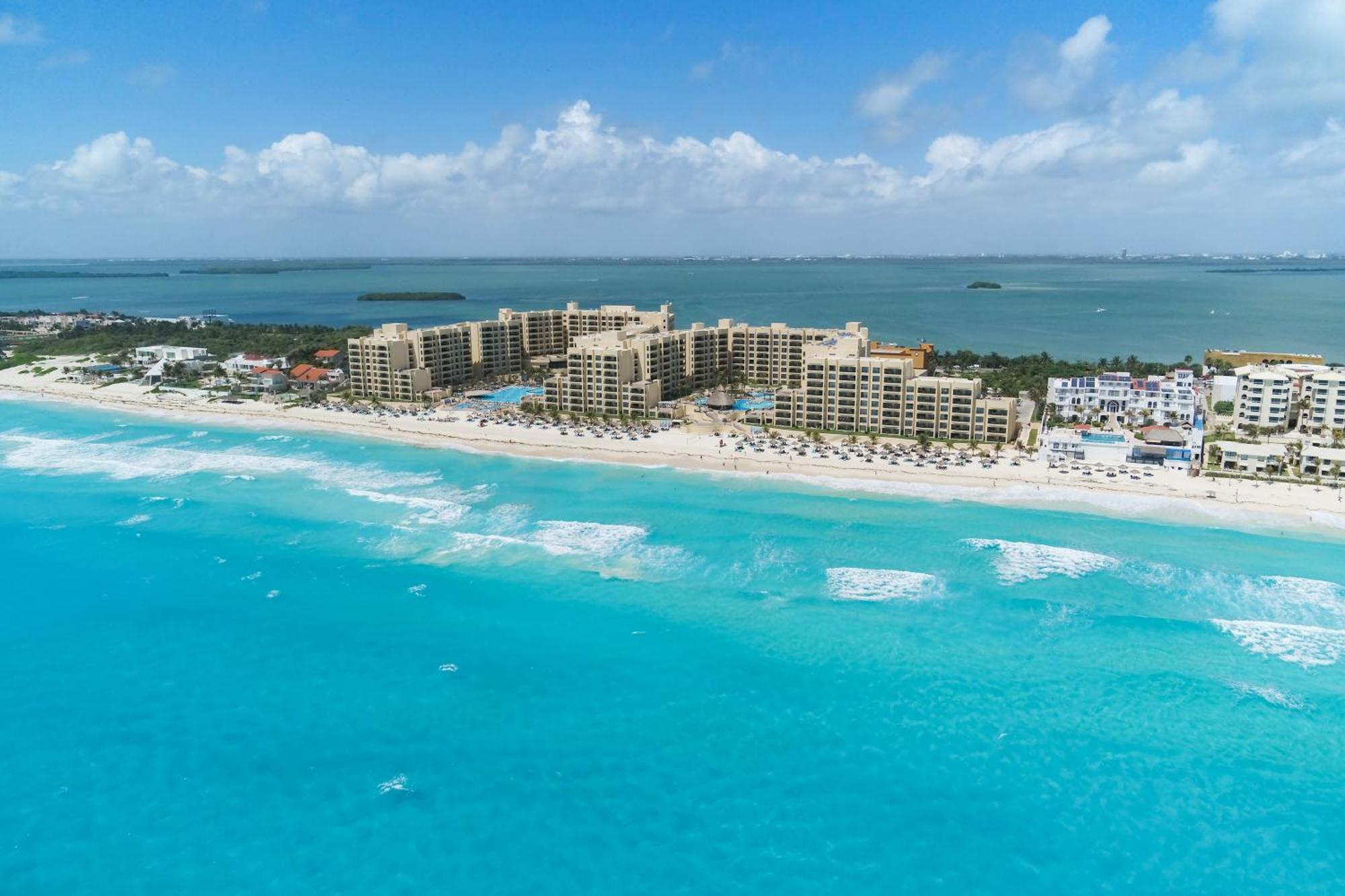 The Royal Sands Resort & Spa Cancun Exterior photo